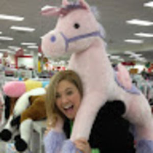 Meet your Posher, Laura